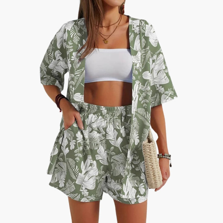 Women’s Floral Top and Shorts Set – Summer Two-Piece Outfit