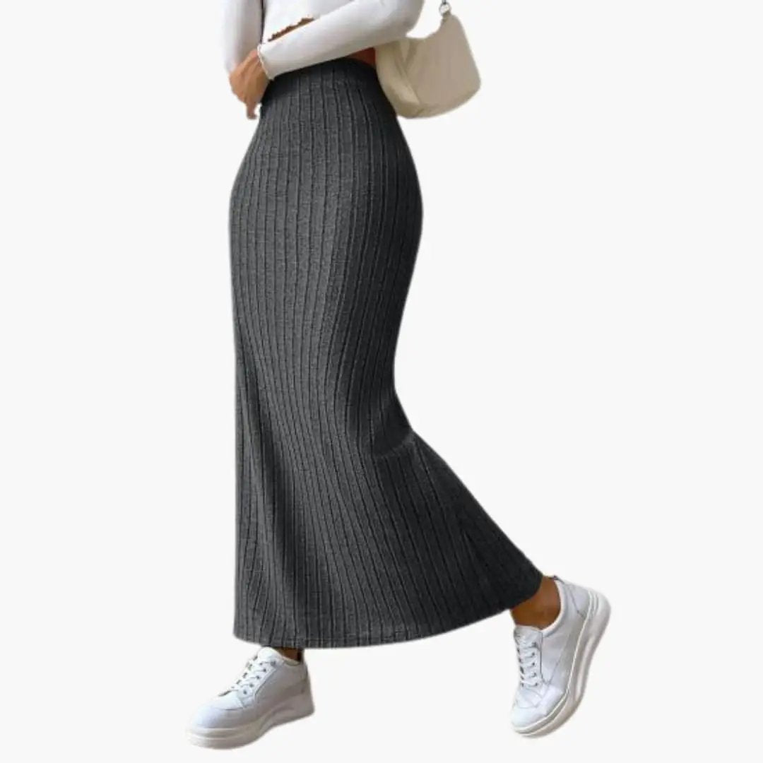Women's Knitted Skirt with Elastic Waistband and Midi Length