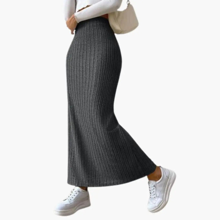 Women's Knitted Skirt with Elastic Waistband and Midi Length