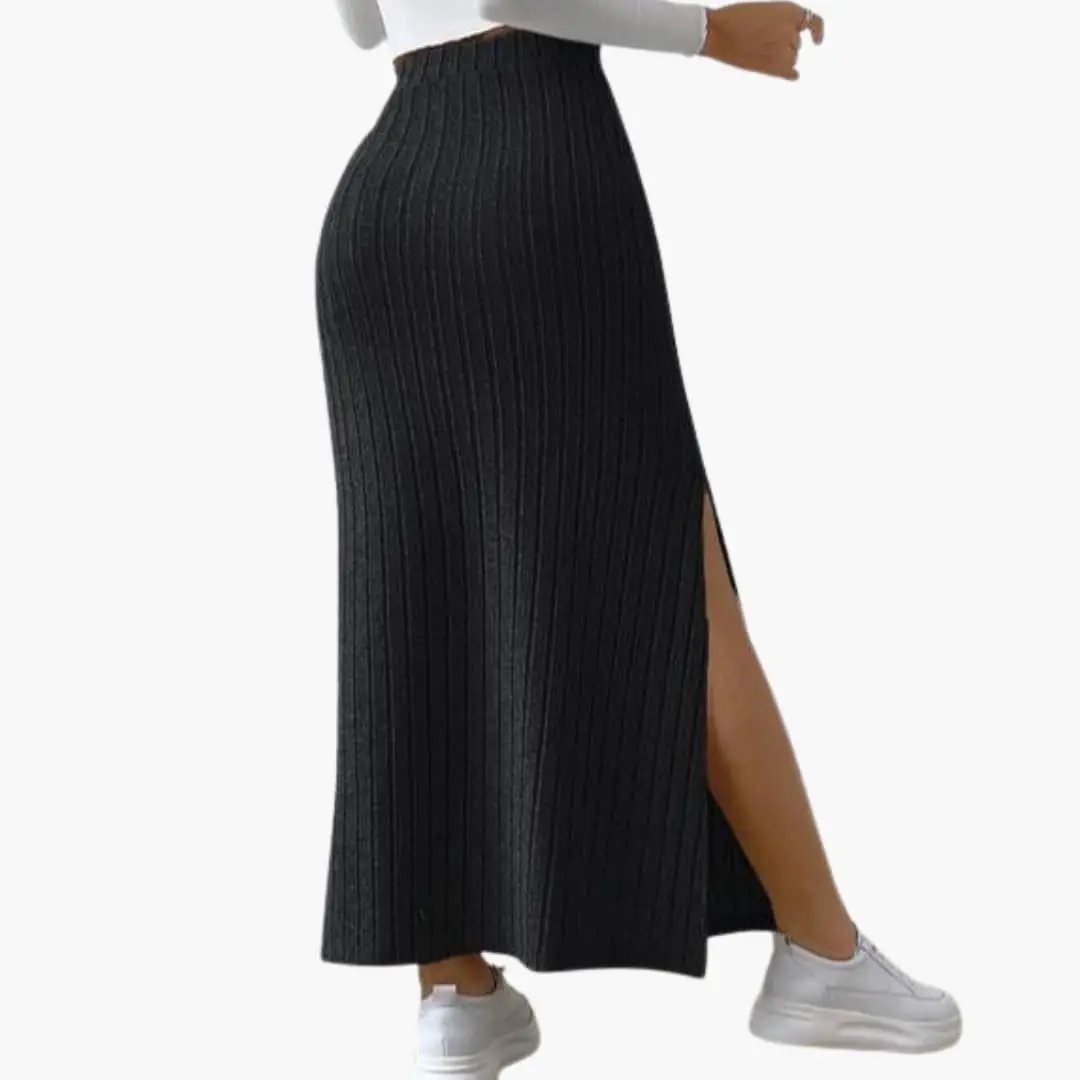 Women's Knitted Skirt with Elastic Waistband and Midi Length