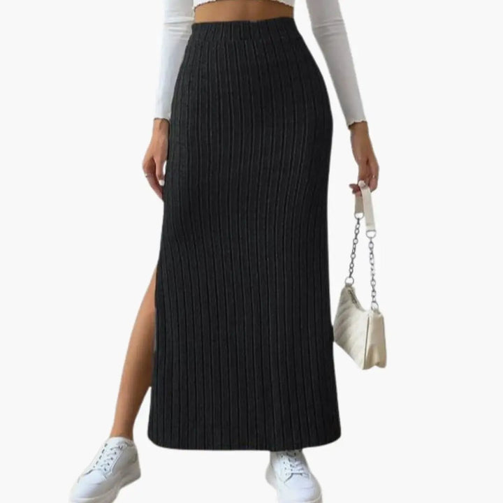 Women's Knitted Skirt with Elastic Waistband and Midi Length