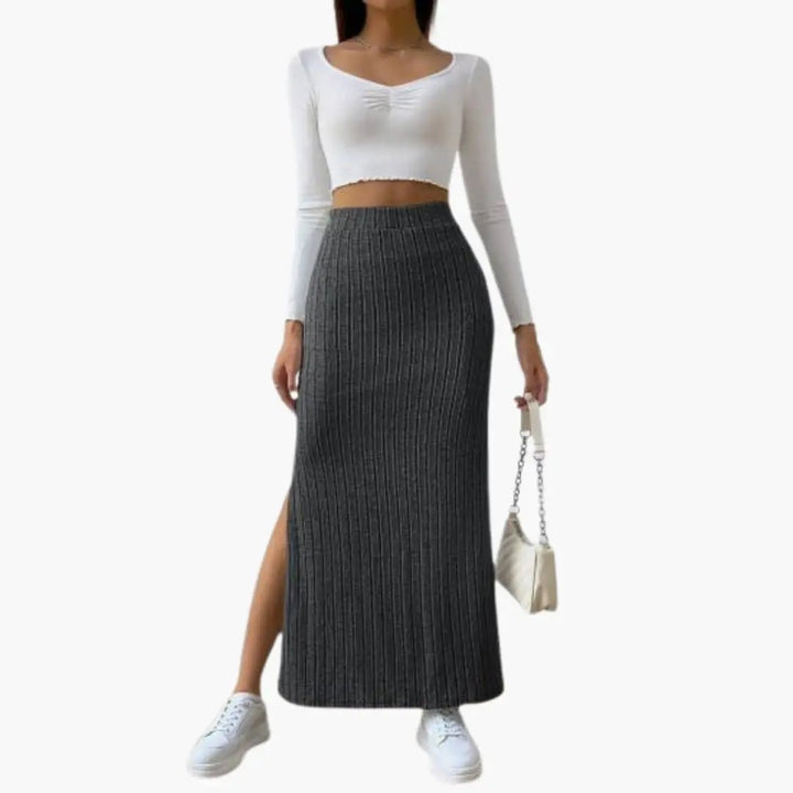 Women's Knitted Skirt with Elastic Waistband and Midi Length