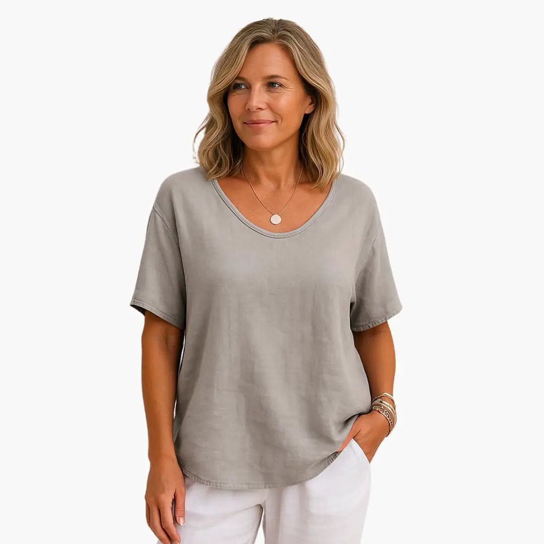 Women's Loose Fit T-Shirt with Round Neck and Short Sleeves