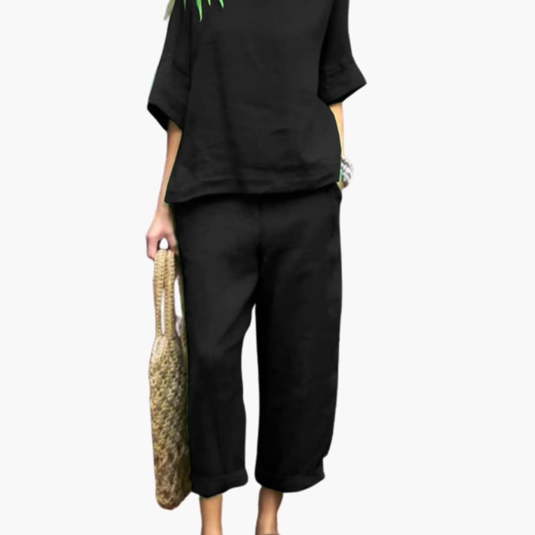 Women’s Short Sleeve Two-Piece Set – Round Neck Top and Elastic Waist Pants