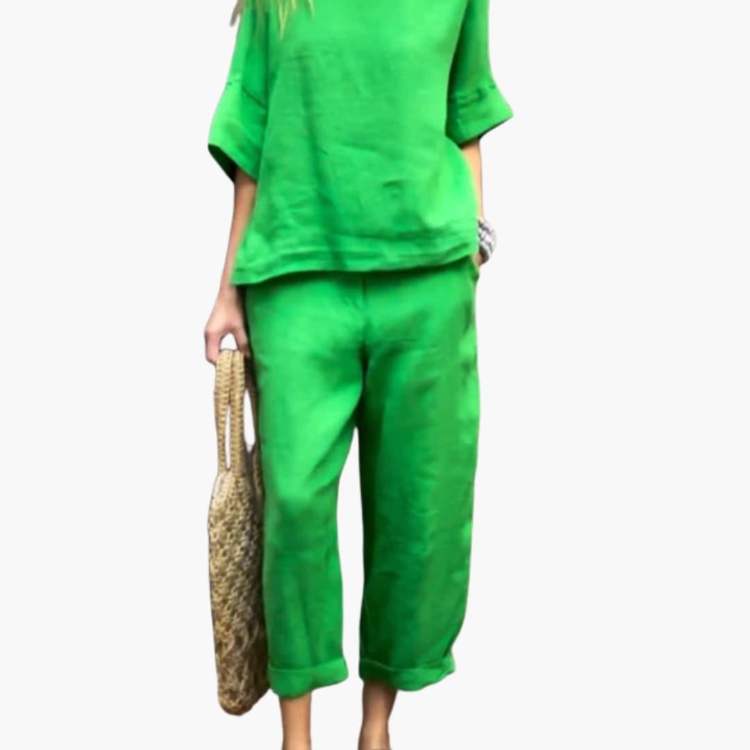 Women’s Short Sleeve Two-Piece Set – Round Neck Top and Elastic Waist Pants