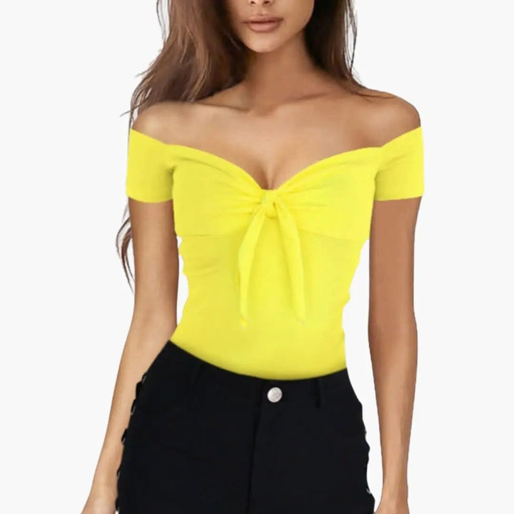 Women’s Slim Cut T-Shirt with Short Sleeves