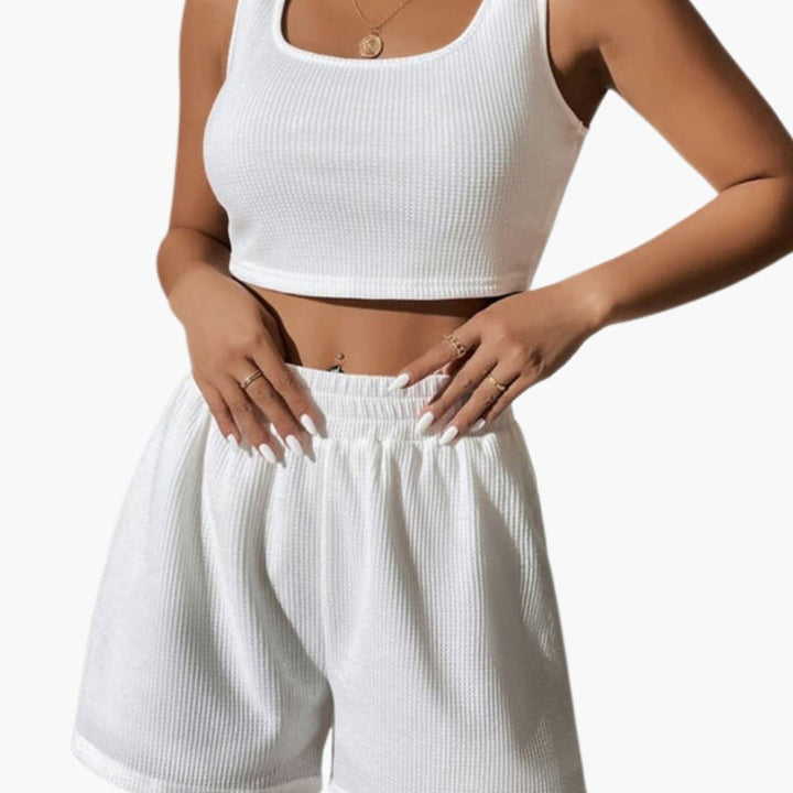 Women’s Sporty Crop Top and Shorts Set – Two-Piece Activewear Outfit