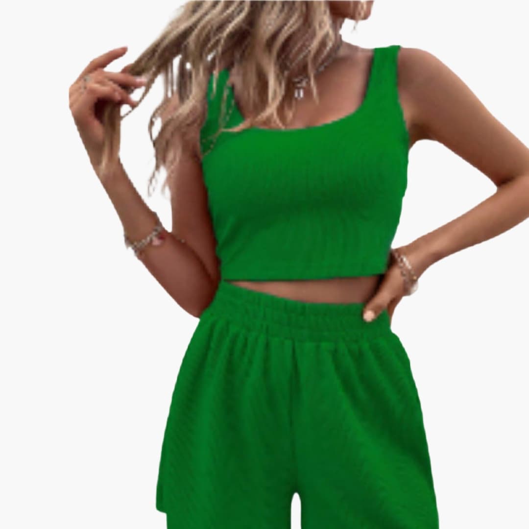 Women’s Sporty Crop Top and Shorts Set – Two-Piece Activewear Outfit